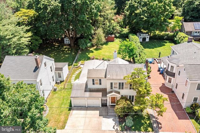 16 STATION RD, Cranbury, NJ 08512