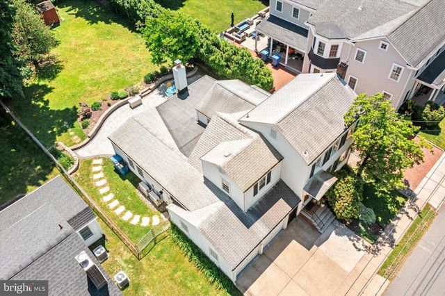 16 STATION RD, Cranbury, NJ 08512