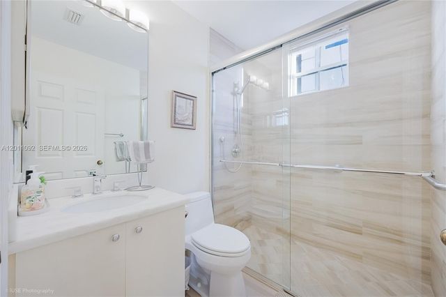 4394 Fox Ridge Dr, Weston, FL 33331