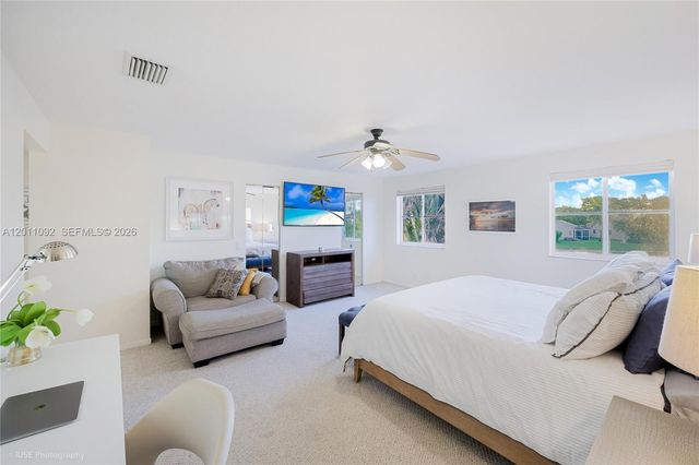 4394 Fox Ridge Dr, Weston, FL 33331