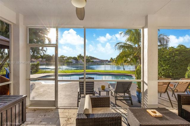 4394 Fox Ridge Dr, Weston, FL 33331