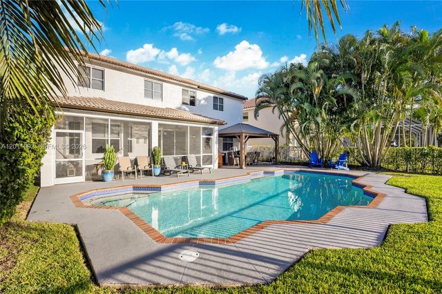 4394 Fox Ridge Dr, Weston, FL 33331
