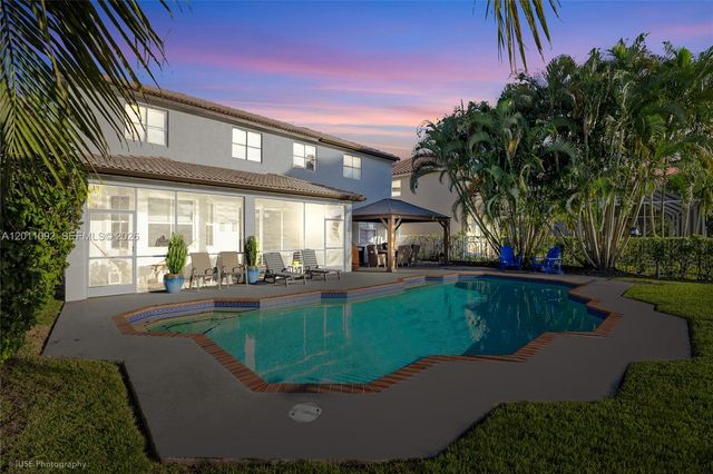 4394 Fox Ridge Dr, Weston, FL 33331