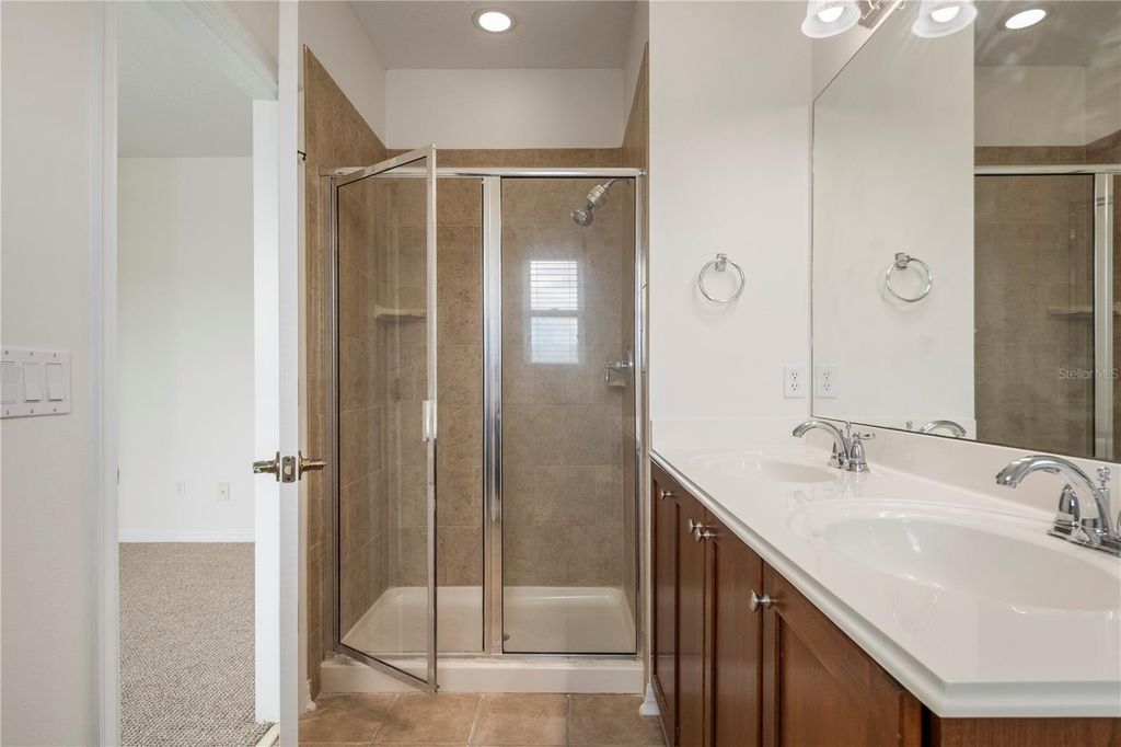 Image 25 of property listing at 7560 BENTONSHIRE AVENUE, Windermere, FL 34786