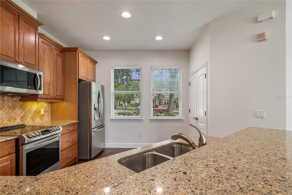 Image 8 of property listing at 7560 BENTONSHIRE AVENUE, Windermere, FL 34786