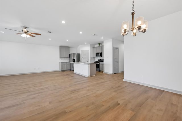 827 Silver Kettle Drive, Rosharon, TX 77583