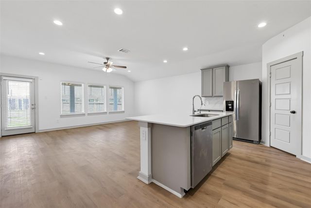 827 Silver Kettle Drive, Rosharon, TX 77583