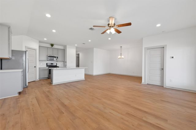 827 Silver Kettle Drive, Rosharon, TX 77583