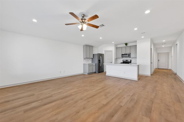 827 Silver Kettle Drive, Rosharon, TX 77583