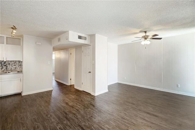 2900 Cole ST 310, Austin, TX 78705