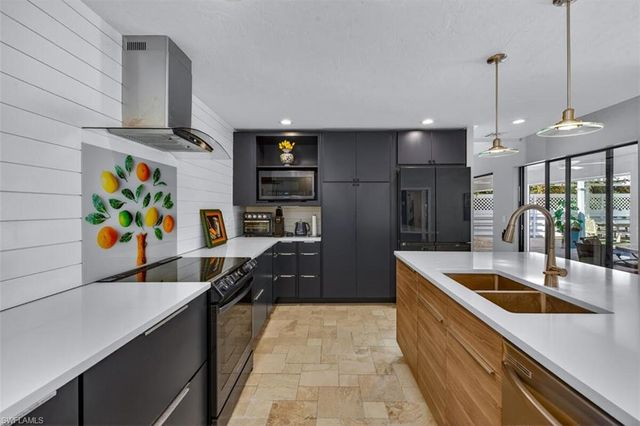 3331 3rd AVE NW, Naples, FL 34120