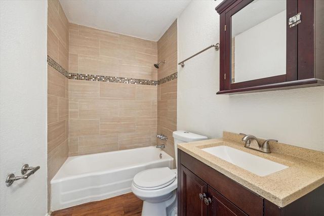 2401 Manor RD 232A, Austin, TX 78722