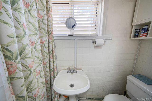 173 E Seaman Avenue, Freeport, NY 11520