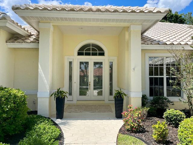 1305 SW Bent Pine Cove, Port St. Lucie, FL 34986