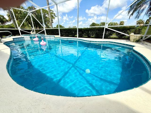 1305 SW Bent Pine Cove, Port St. Lucie, FL 34986