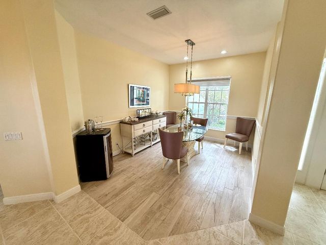 1305 SW Bent Pine Cove, Port St. Lucie, FL 34986