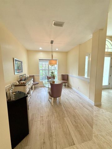 1305 SW Bent Pine Cove, Port St. Lucie, FL 34986