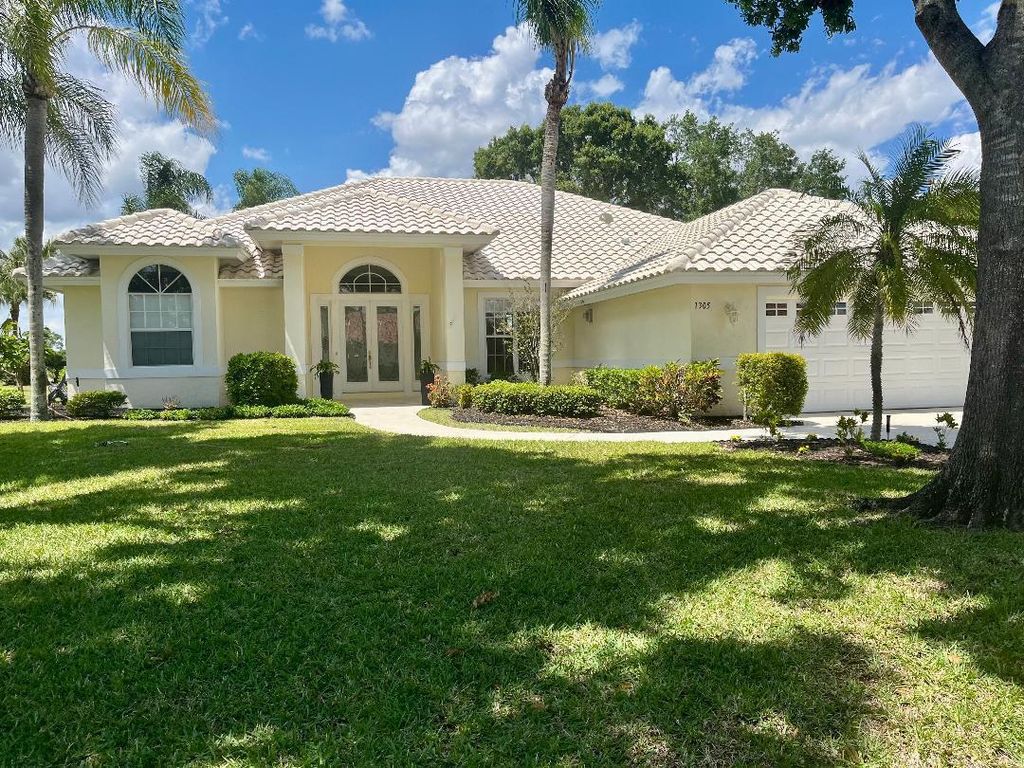 1305 SW Bent Pine Cove, Port St. Lucie, FL 34986
