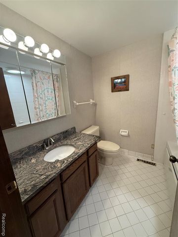 6302 Laurentian Court, Flint, MI 48532