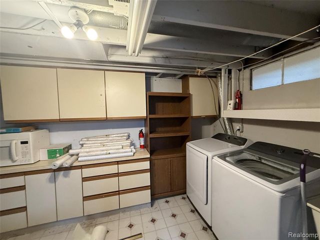 6302 Laurentian Court, Flint, MI 48532