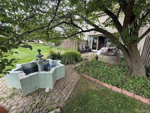 6302 Laurentian Court, Flint, MI 48532