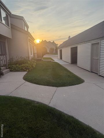 6302 Laurentian Court, Flint, MI 48532