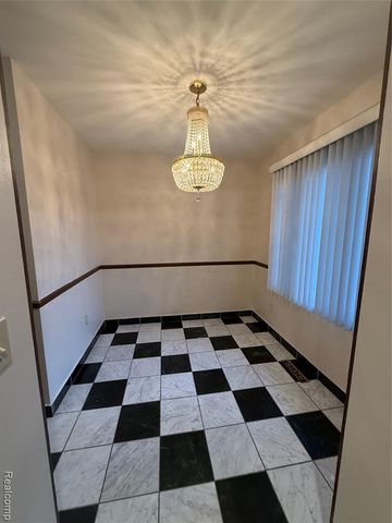 6302 Laurentian Court, Flint, MI 48532