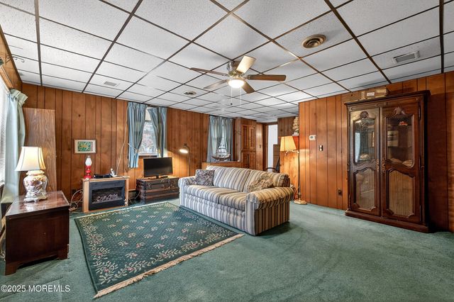 21 Pine Street, Old Bridge, NJ 08857