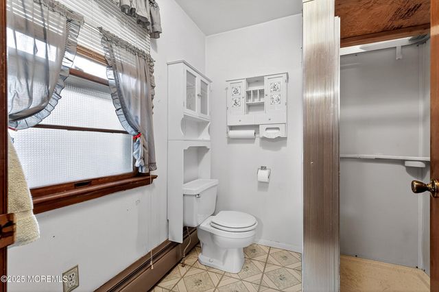 21 Pine Street, Old Bridge, NJ 08857