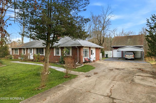 21 Pine Street, Old Bridge, NJ 08857