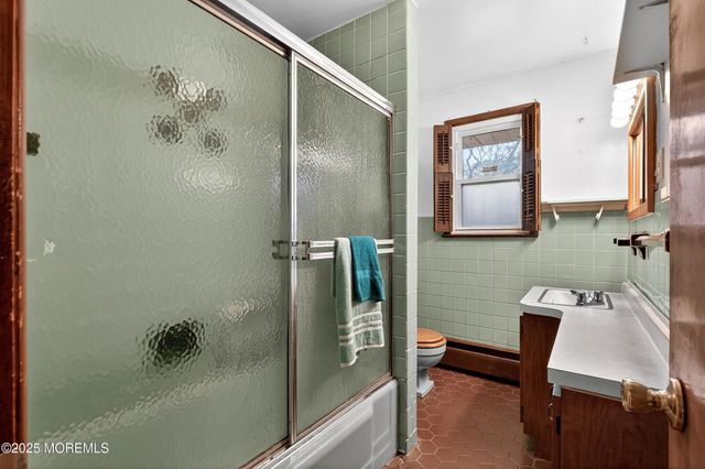 21 Pine Street, Old Bridge, NJ 08857