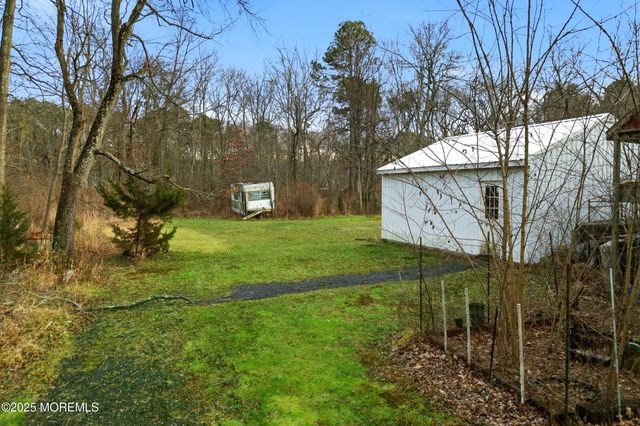 21 Pine Street, Old Bridge, NJ 08857