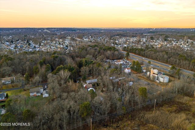 21 Pine Street, Old Bridge, NJ 08857