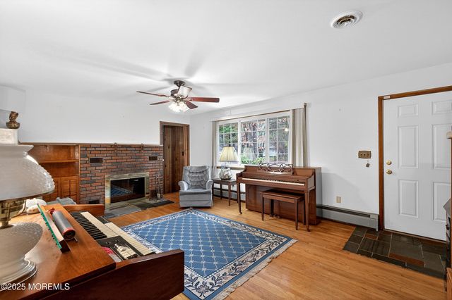 21 Pine Street, Old Bridge, NJ 08857