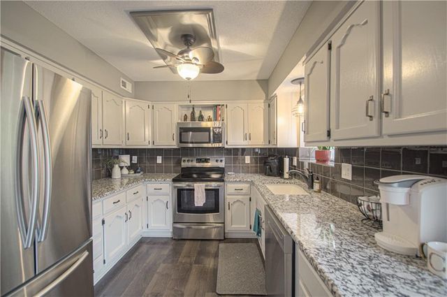 601 Woodson Lane, Greenwood, MO 64034