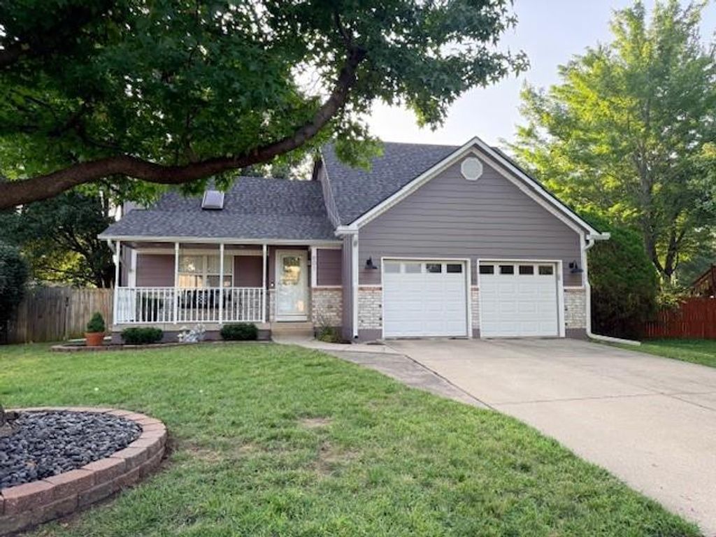 601 Woodson Lane, Greenwood, MO 64034