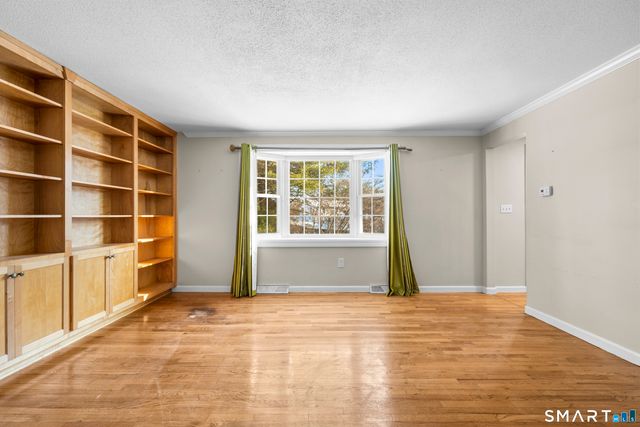 52 Laura Road, Hamden, CT 06514