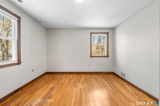 52 Laura Road, Hamden, CT 06514