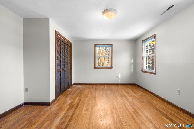 52 Laura Road, Hamden, CT 06514