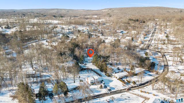 52 Laura Road, Hamden, CT 06514