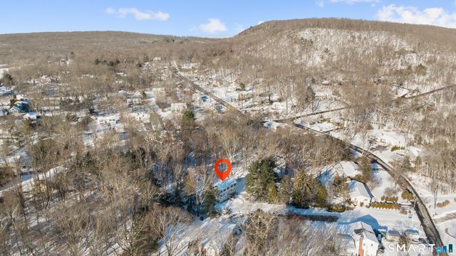 52 Laura Road, Hamden, CT 06514