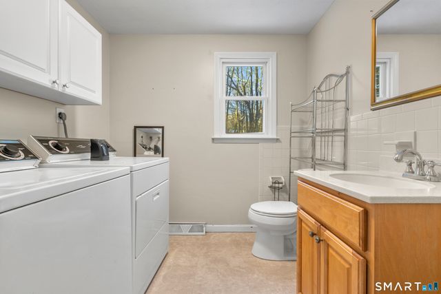 52 Laura Road, Hamden, CT 06514