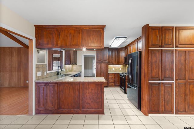 1420 N Pacific, Mineola, TX 75773