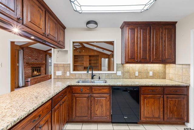 1420 N Pacific, Mineola, TX 75773