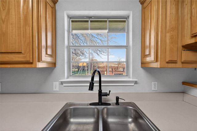 420 Robert Drive, Springtown, TX 76082