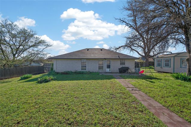 420 Robert Drive, Springtown, TX 76082