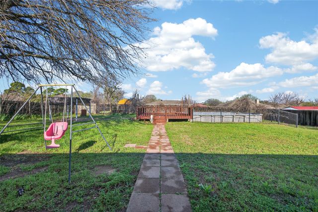420 Robert Drive, Springtown, TX 76082