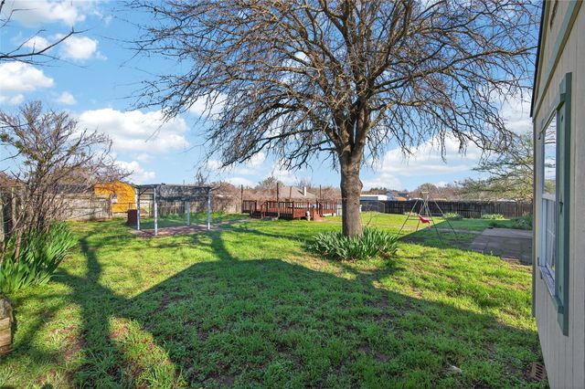 420 Robert Drive, Springtown, TX 76082