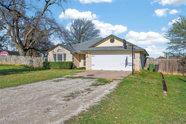 420 Robert Drive, Springtown, TX 76082