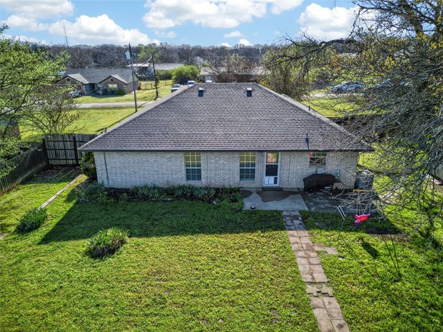 420 Robert Drive, Springtown, TX 76082